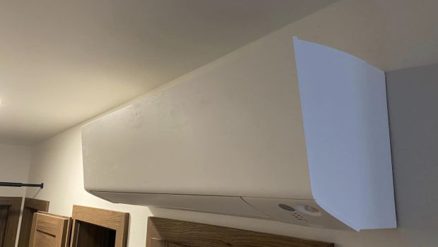 daikin-perfera-nastenna-jednotka-ciste-osadenie-v-interieri