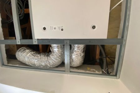 podstropna-rekuperacia-domekt-r-400-instalacia-v-technikjej-miestnosti