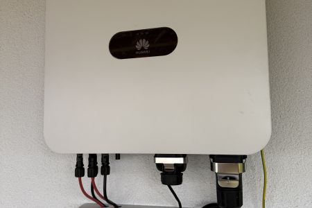 Menič Huawei 10 kW s AC/DC
