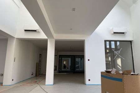 esteticke-vedenie-potrubi-a-odvod-kondenzatu-cista-montaz