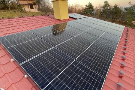 fotovoltika-16x-canadian-solar-na-sikmej-streche-ciste-vedenie-konzol