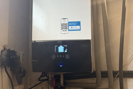 Daikin Altherma 3 – 11 kW, vnútorný hydrobox s displejom a QR pre Onecta